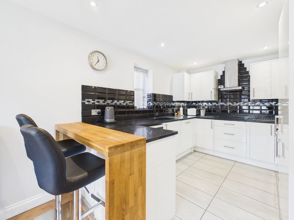 Property photo 2 of 11 Picture No. 05