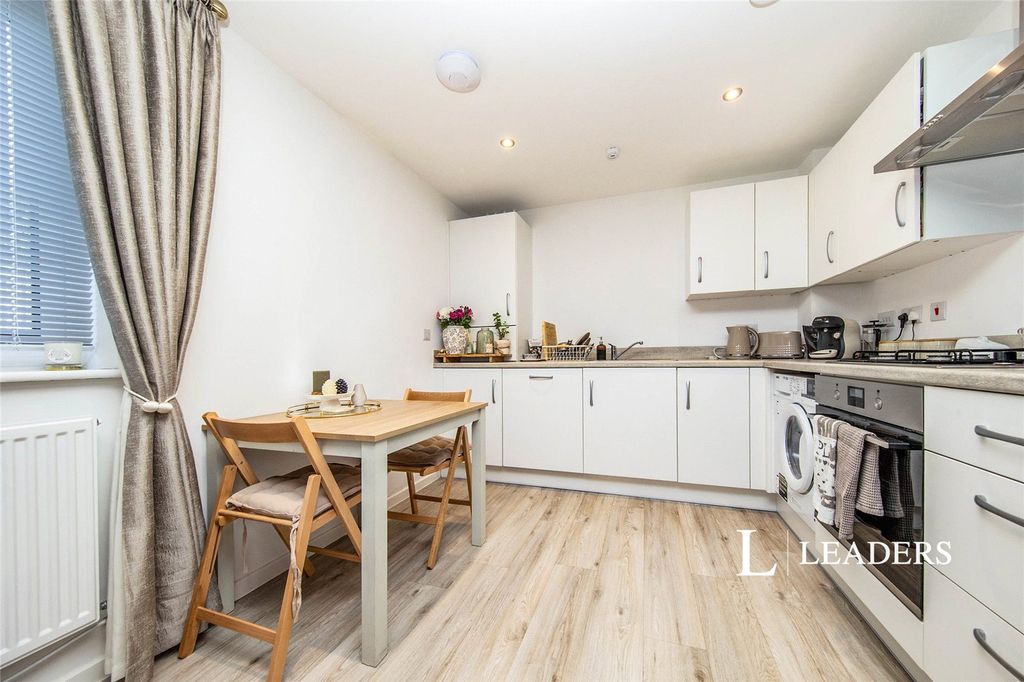 Property photo 2 of 8 6E9888d9-Kitchen