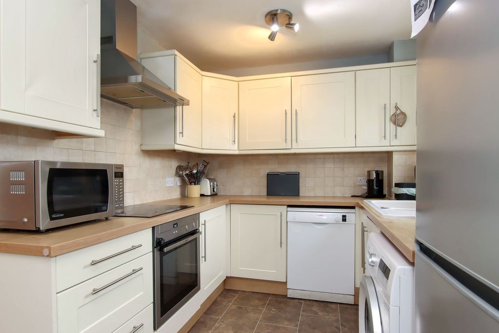 Property photo 3 of 16 Photo 7