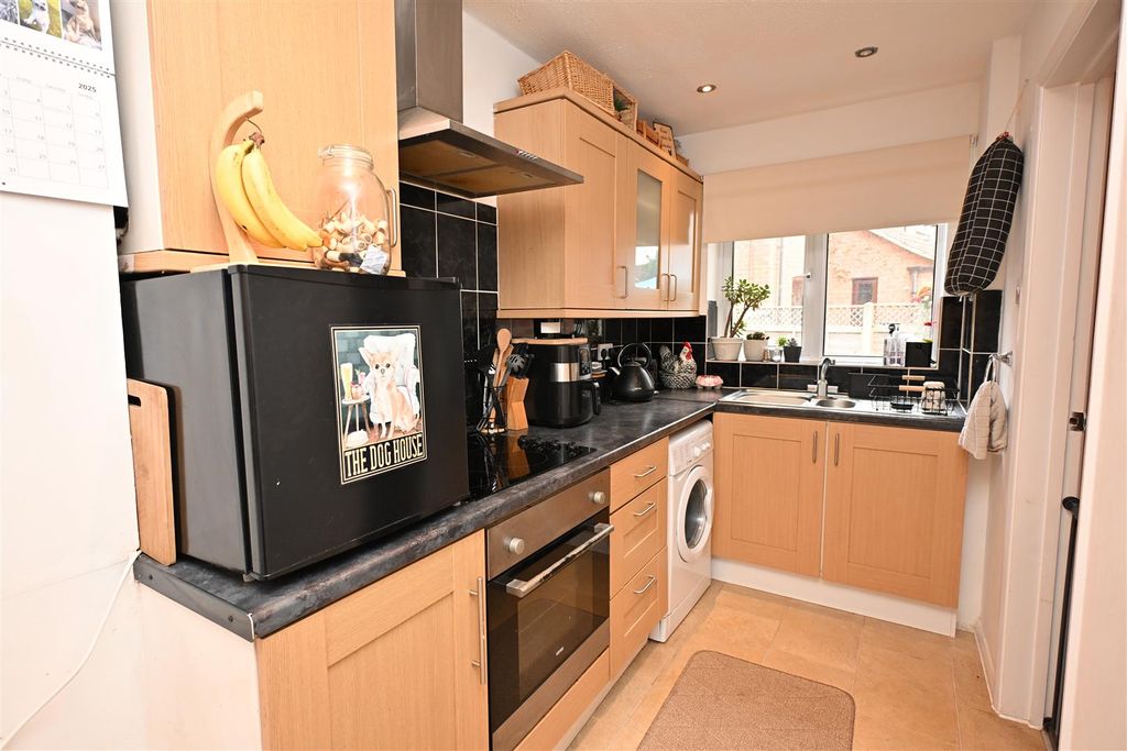 Property photo 2 of 15 Kitchen