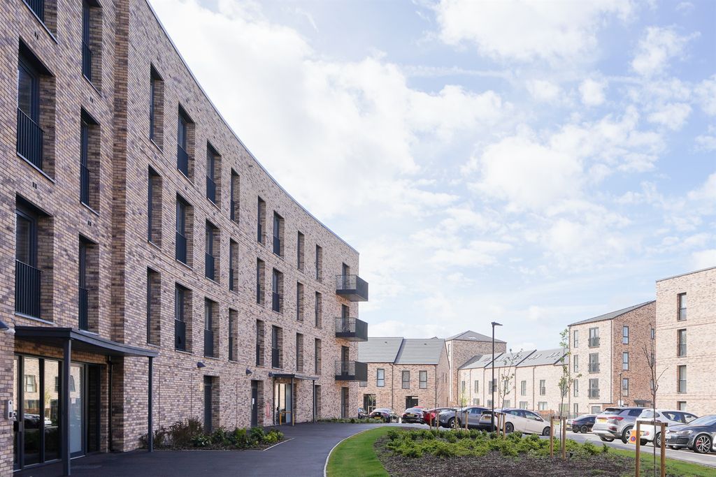 Property photo 1 of 11