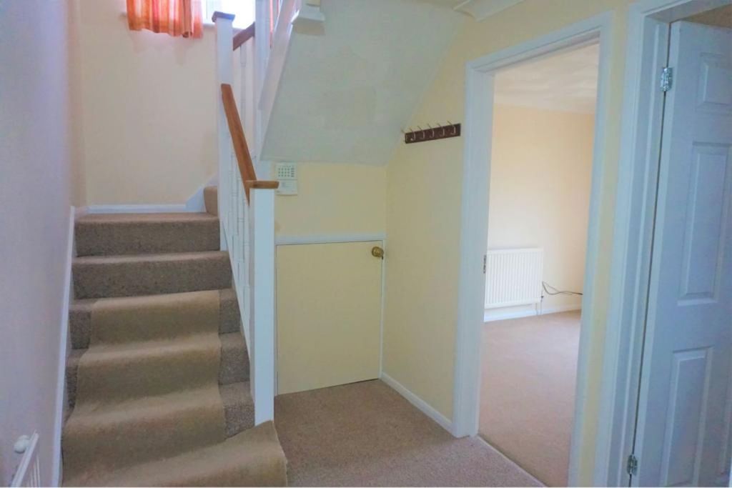 Property photo 3 of 6 Hall