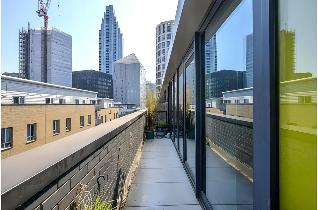 Property photo 3 of 15 Balcony