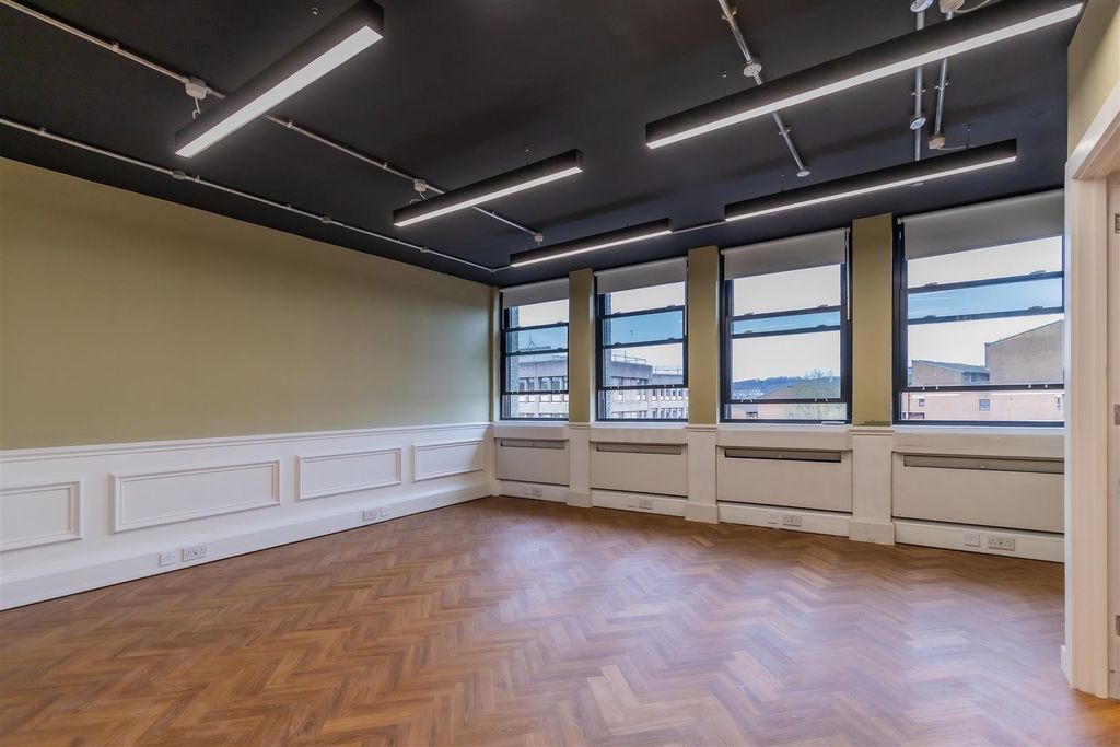 Property photo 3 of 10 8 4th Floor (1 Of 6).Jpg