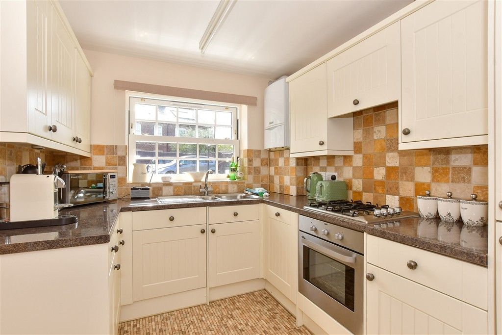 Property photo 3 of 9 Kitchen/ Dining Room