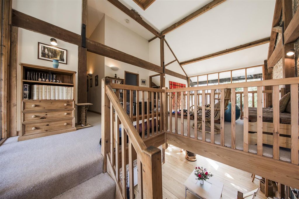 Property photo 3 of 51 Mezzanine Galleried Landing