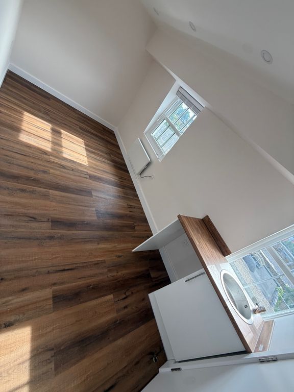 Property photo 1 of 3