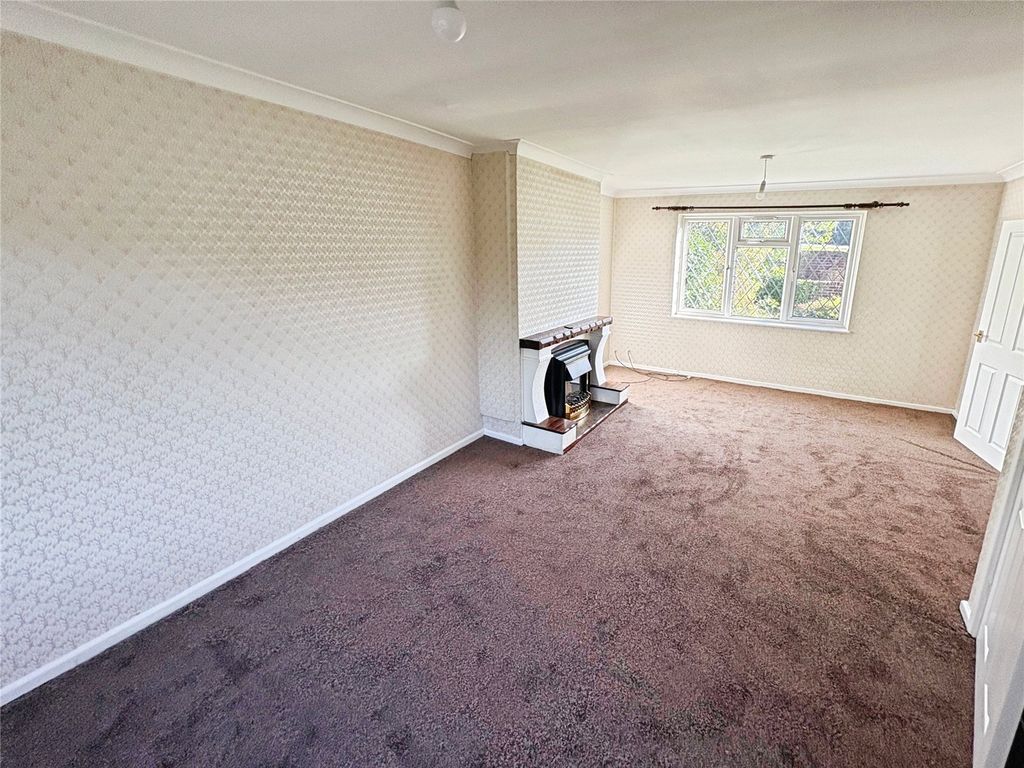 Property photo 2 of 7 Living Room