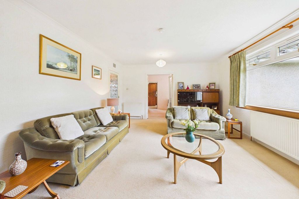 Property photo 2 of 32