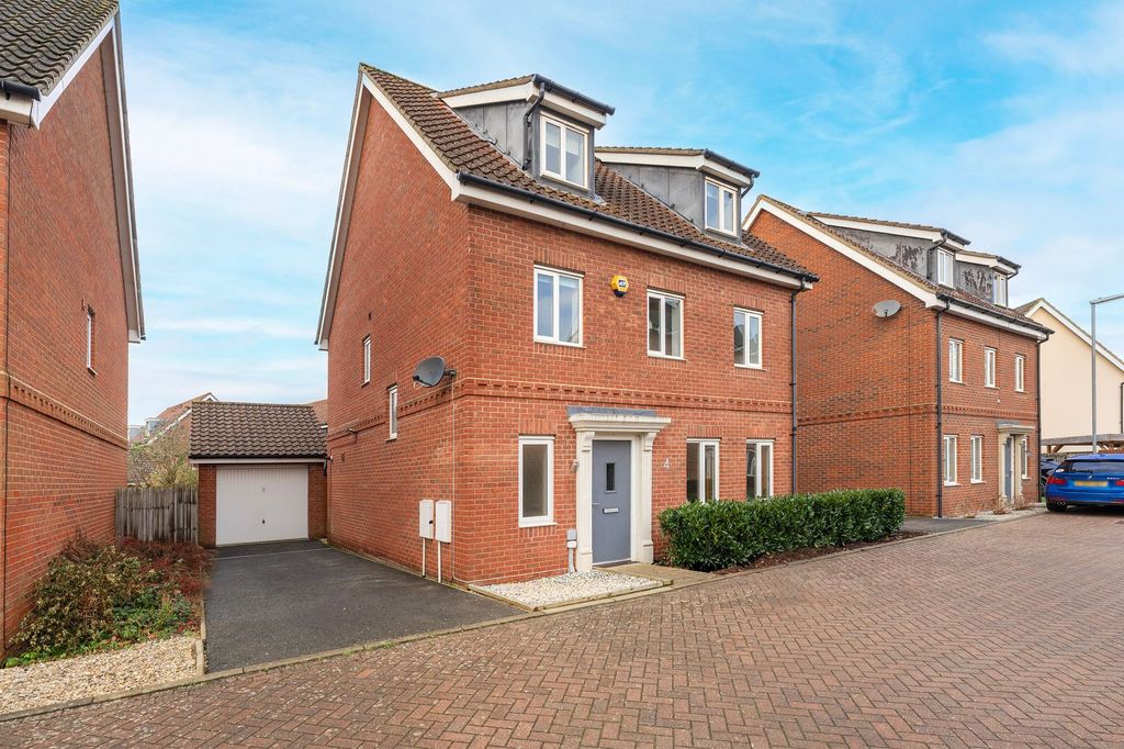 Property photo 1 of 25