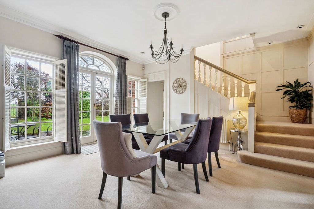 Property photo 3 of 32