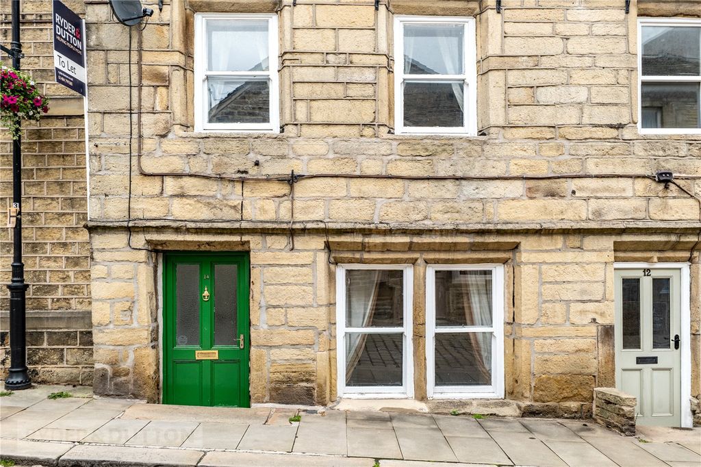Property photo 1 of 25 Front External