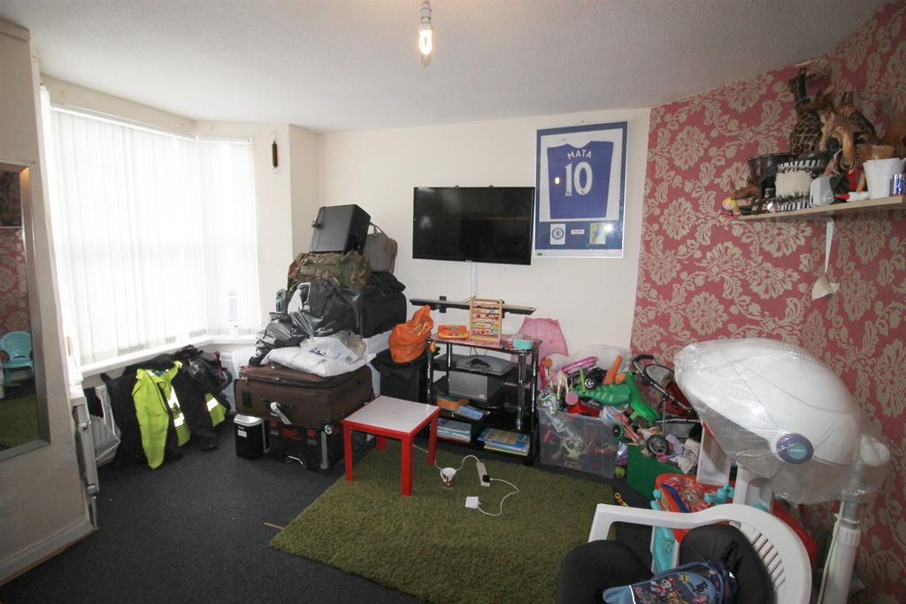 Property photo 3 of 12