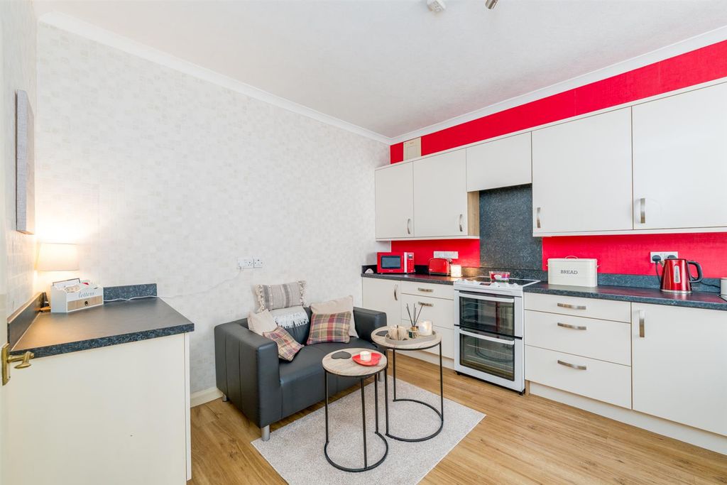 Property photo 3 of 18 12 Exchange Street Jedburgh-09.Jpg