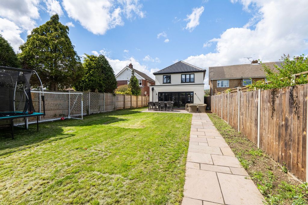 Property photo 2 of 21