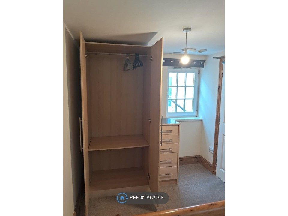 Property photo 2 of 6 2 Bedroom Flat, Wardrobe