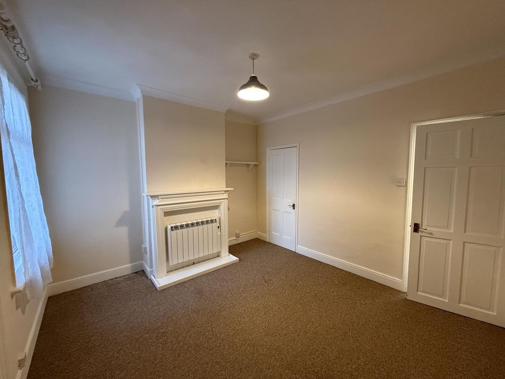 Property photo 3 of 11 Dining Room