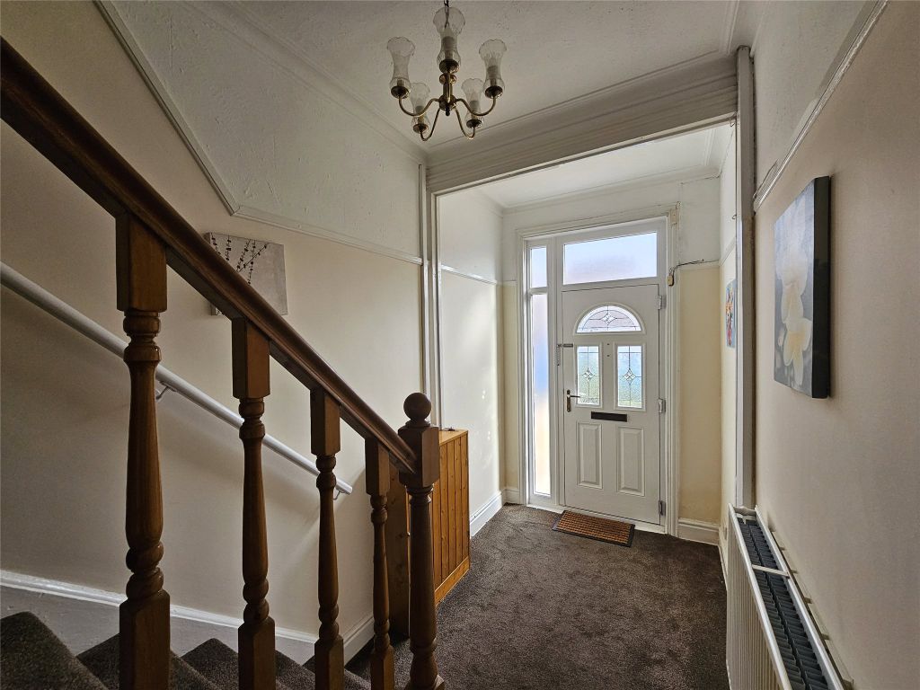 Property photo 2 of 20 Entrance Hall