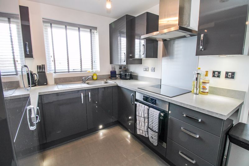 Property photo 3 of 6 Kitchen