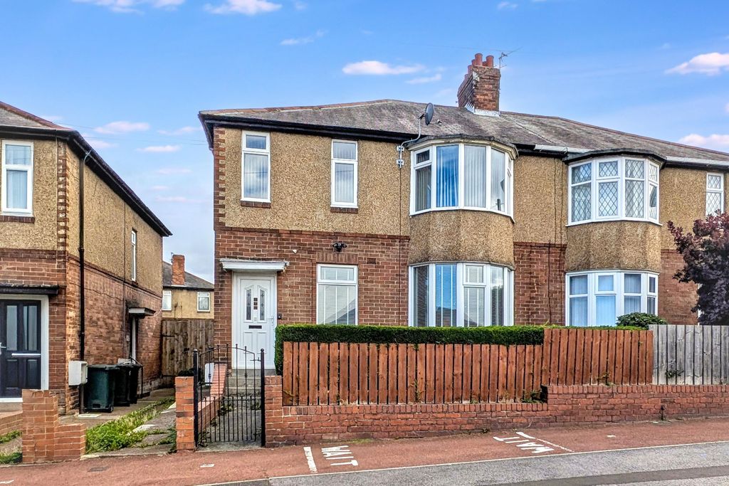 Property photo 1 of 18 230 Whickham View, Newcastle Upon Tyne, Tyne And Wear, Ne15 7HQ