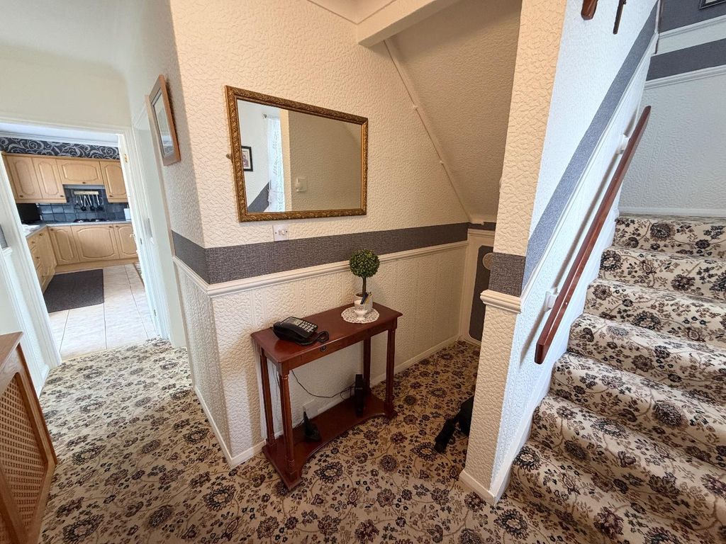Property photo 3 of 13 Hallway