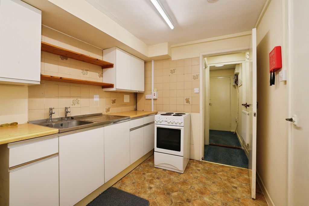 Property photo 2 of 16