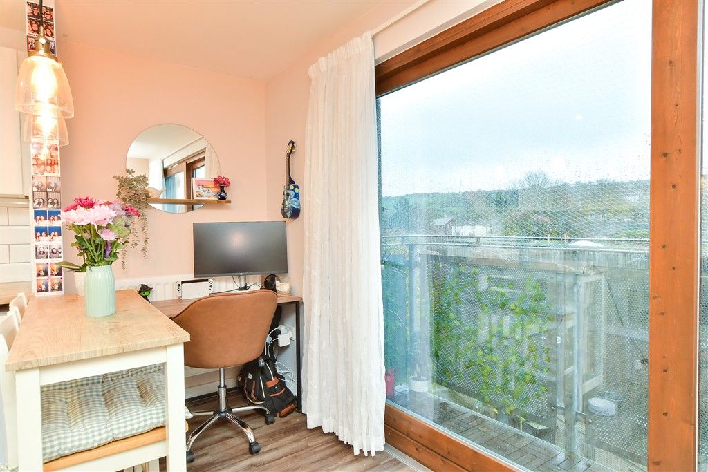 Property photo 3 of 10 Lounge/ Kitchen