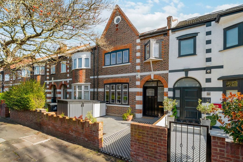 Property photo 2 of 13