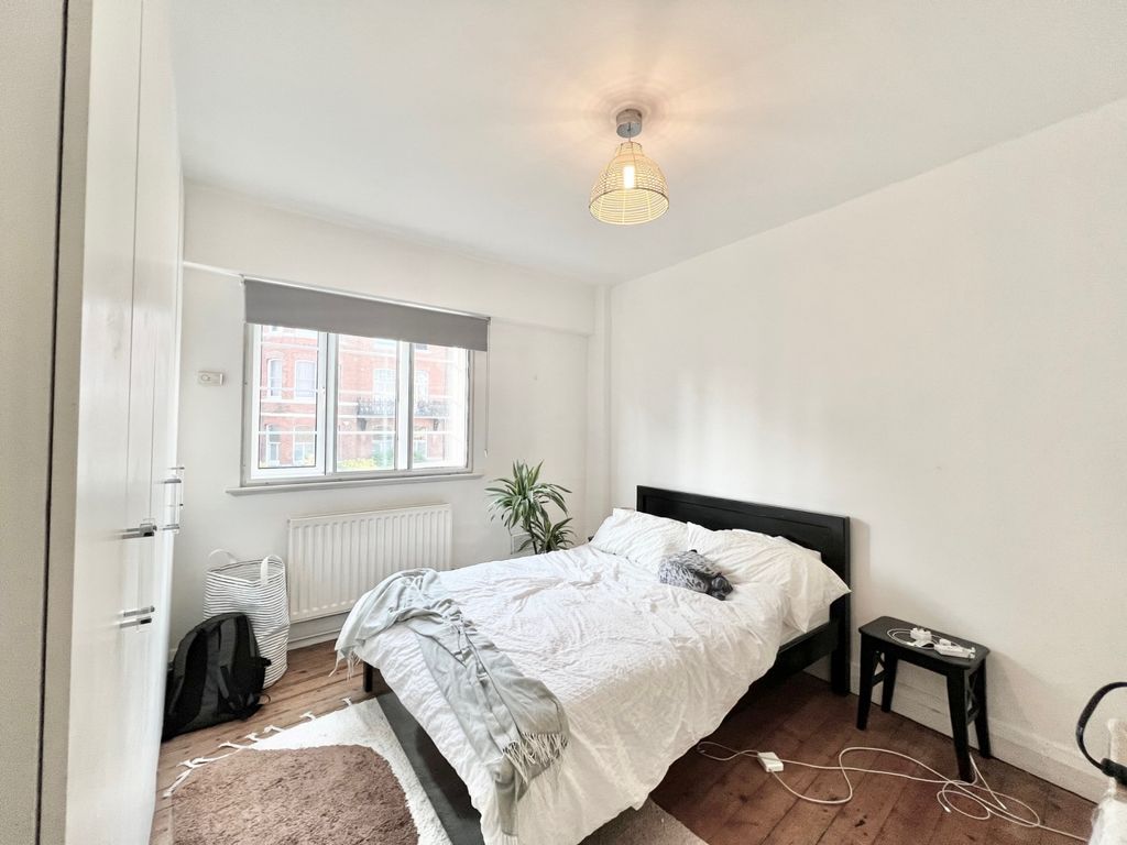 Property photo 3 of 8 Gallery