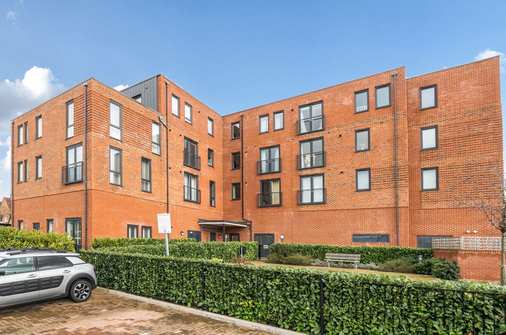 Property photo 1 of 8