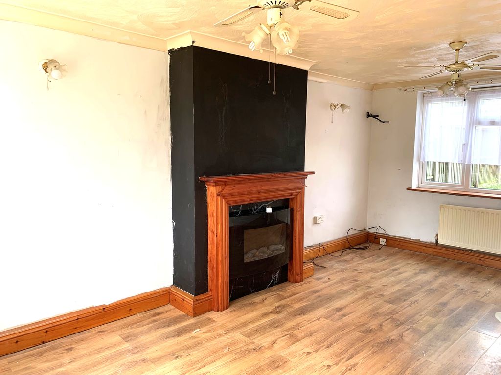 Property photo 2 of 11 c1
