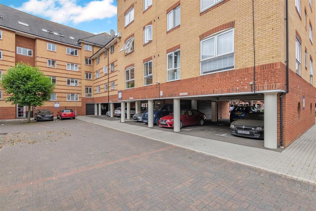 Property photo 1 of 26 8659196-Exterior01.Jpg