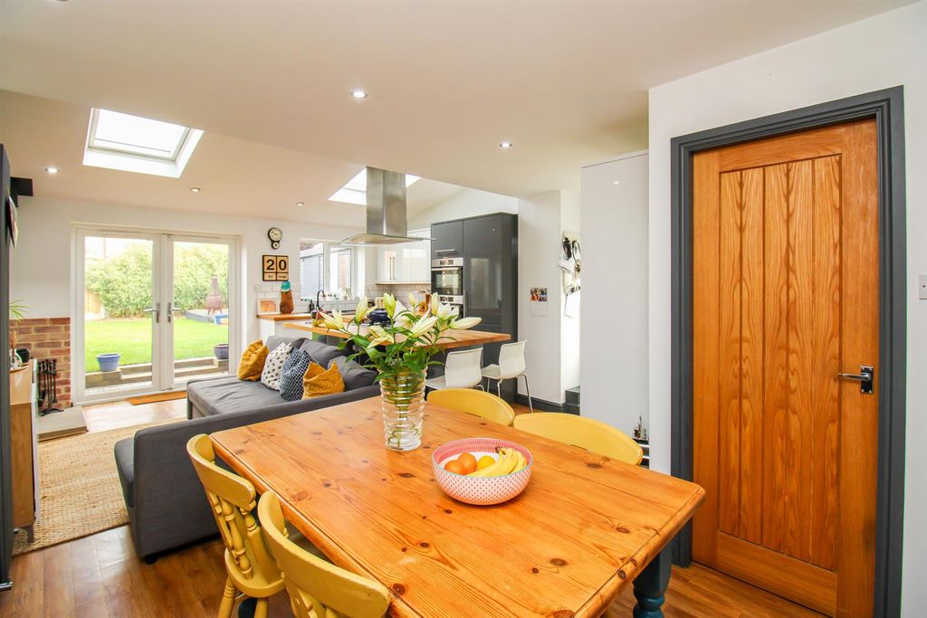 Property photo 2 of 16