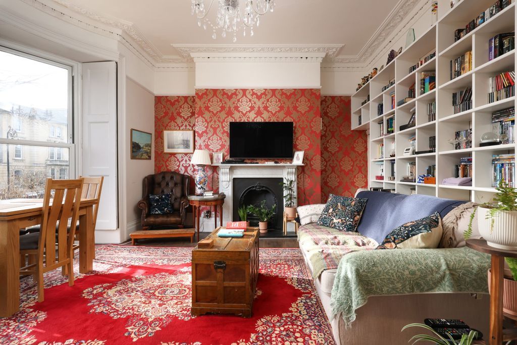 Property photo 2 of 12 Sitting Room