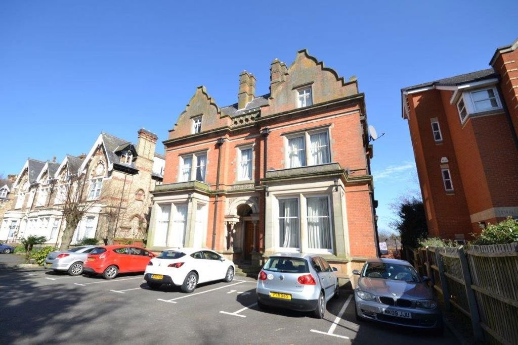 Property photo 1 of 5