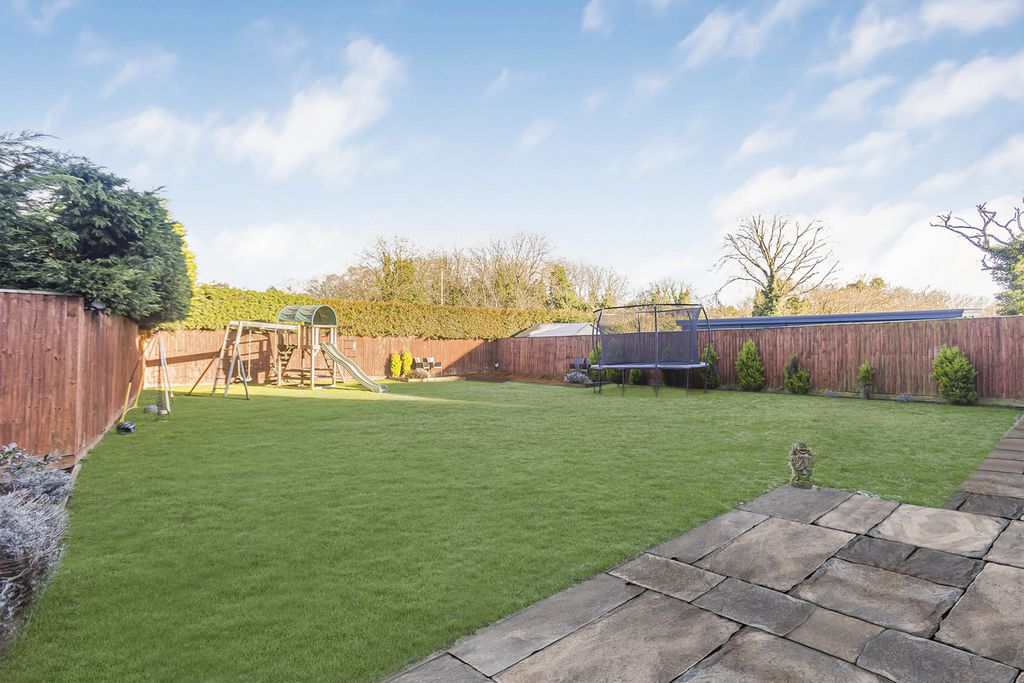 Property photo 3 of 45