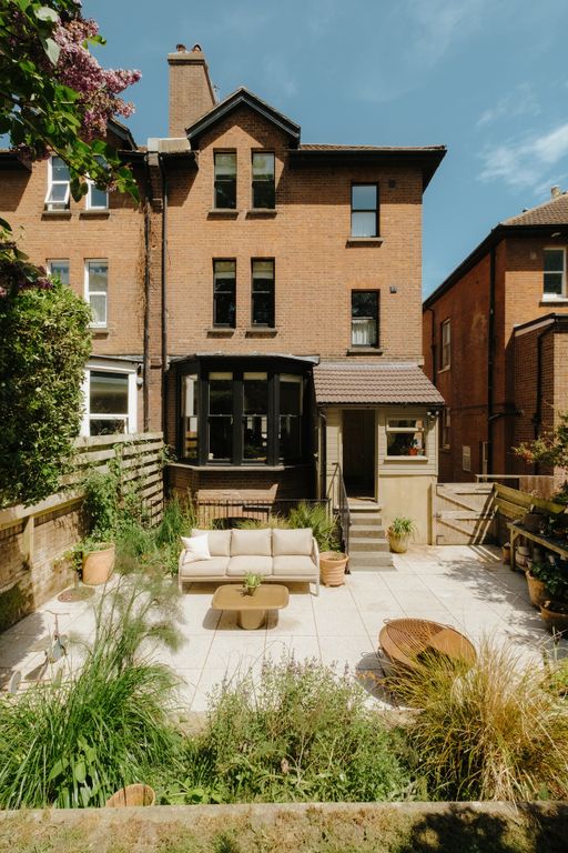 Property photo 2 of 37 Croft-Stleonards-Kenilworthroad-Exterior-11
