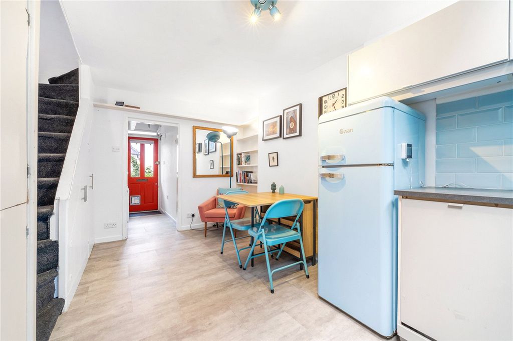 Property photo 2 of 15 Reception/Kitchen