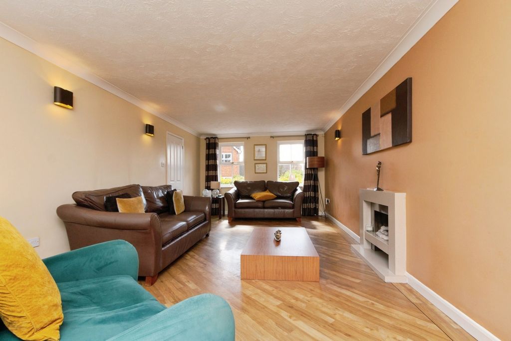 Property photo 3 of 20 Pbox-Img.Jpg