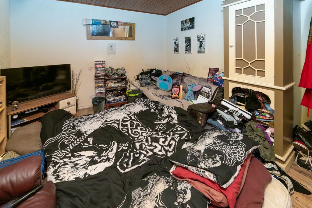 Property photo 3 of 22
