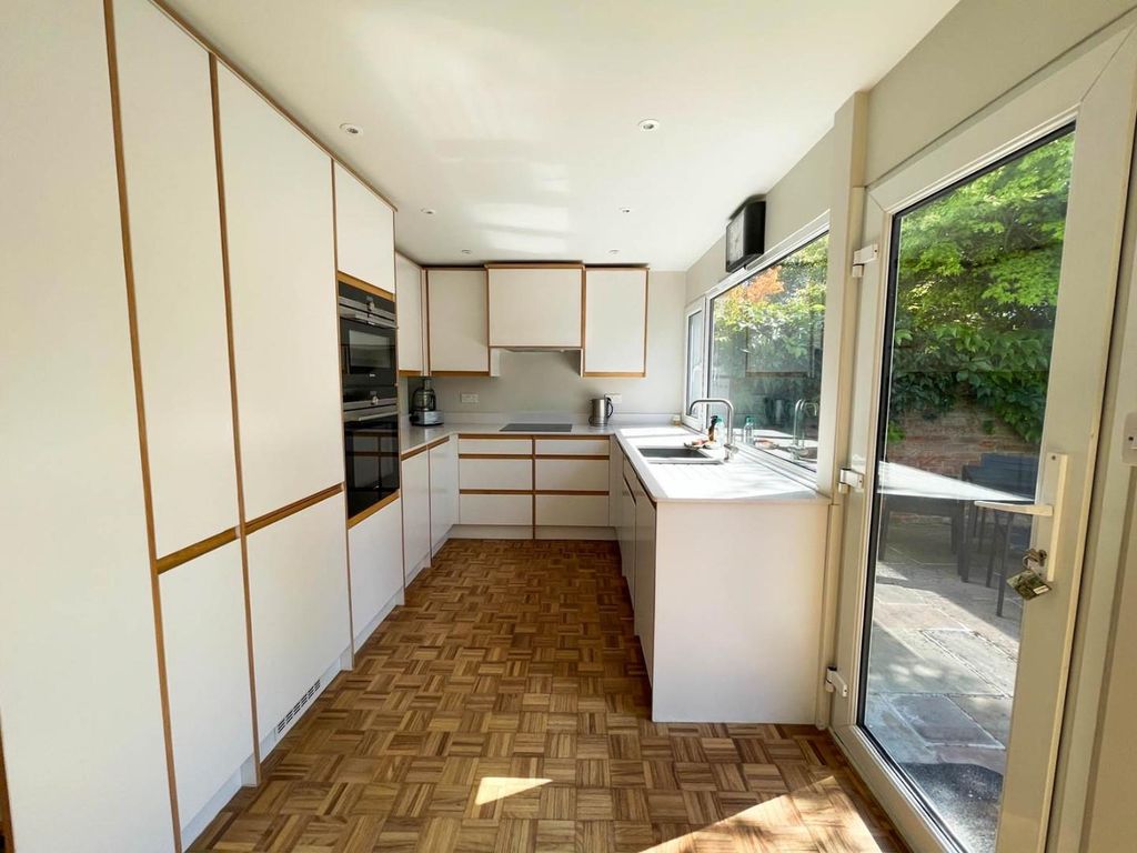 Property photo 3 of 15 59Ae6784-Ef0F-4bae-B01c-297E0B817Beb.Jpg