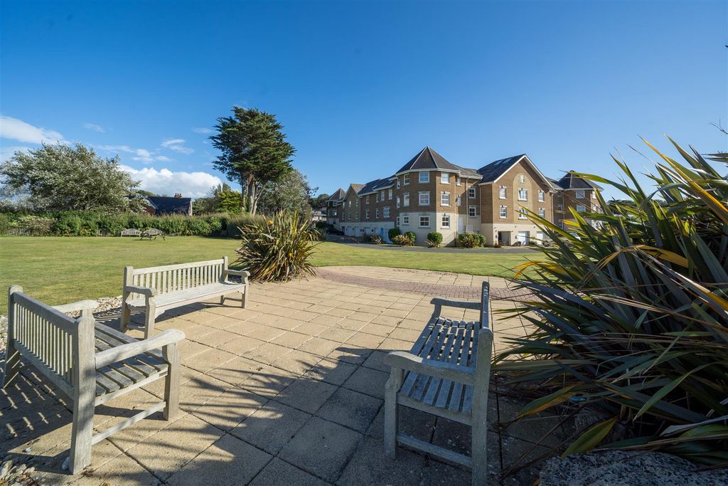 Property photo 1 of 16 Solent Landing