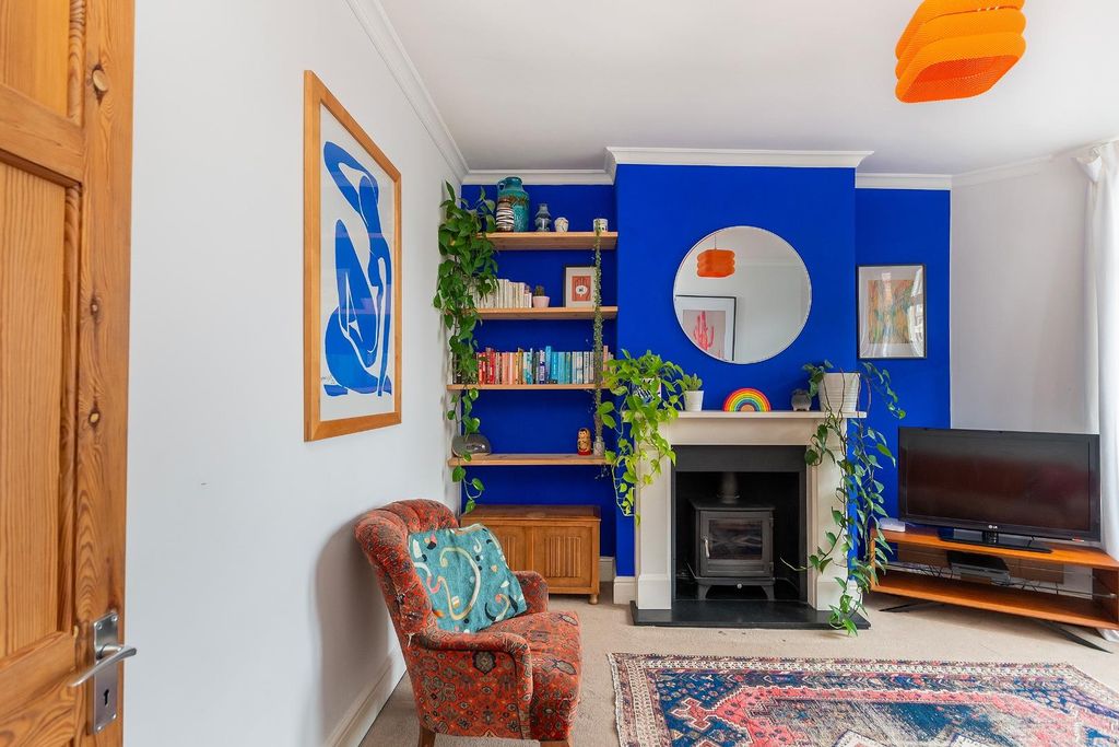 Property photo 1 of 29 0B9Rhd - Living Room F.Jpg