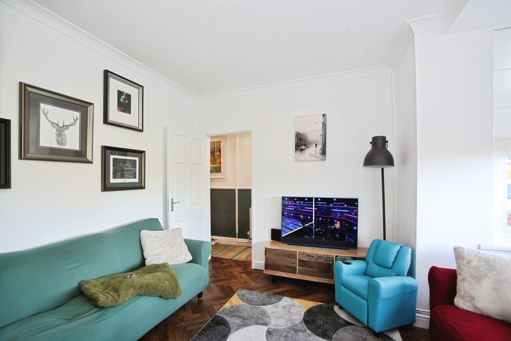 Property photo 3 of 20