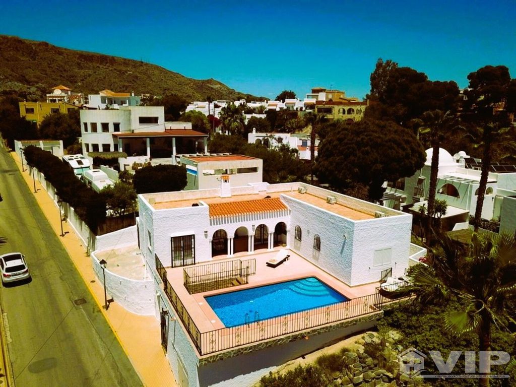 Property photo 1 of 32