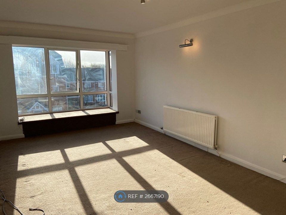 Property photo 2 of 8 Lounge