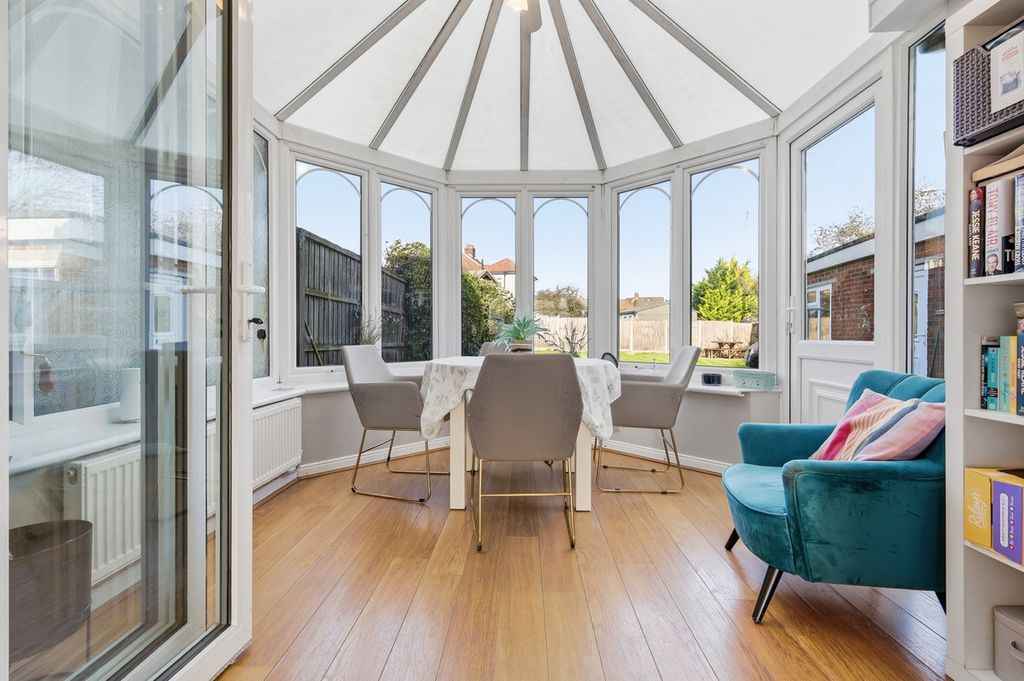 Property photo 3 of 24