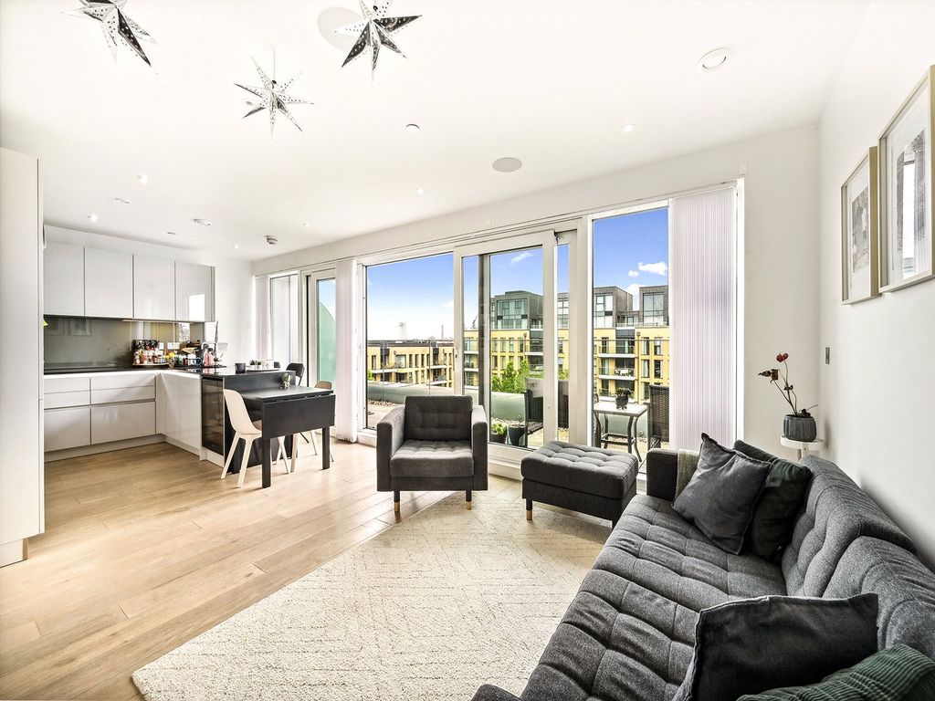 Property photo 1 of 17 Ravensbourne
