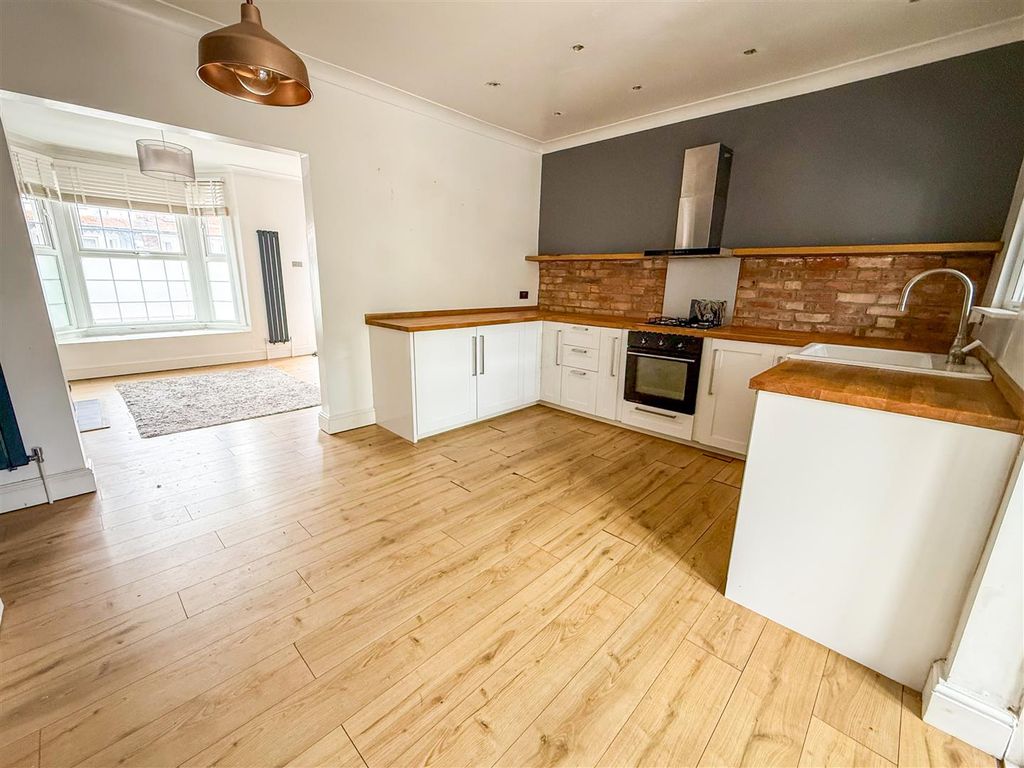 Property photo 3 of 15 Kitchen/Diner