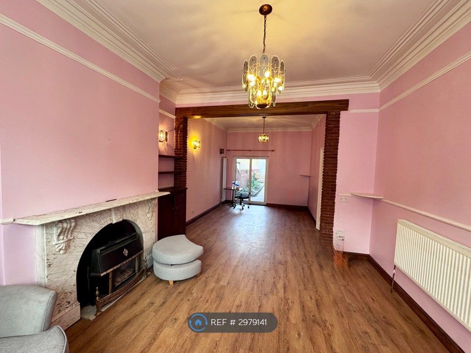 Property photo 3 of 25